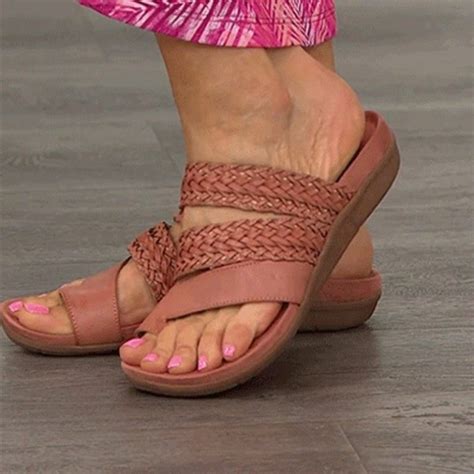 sandals with big toe separated